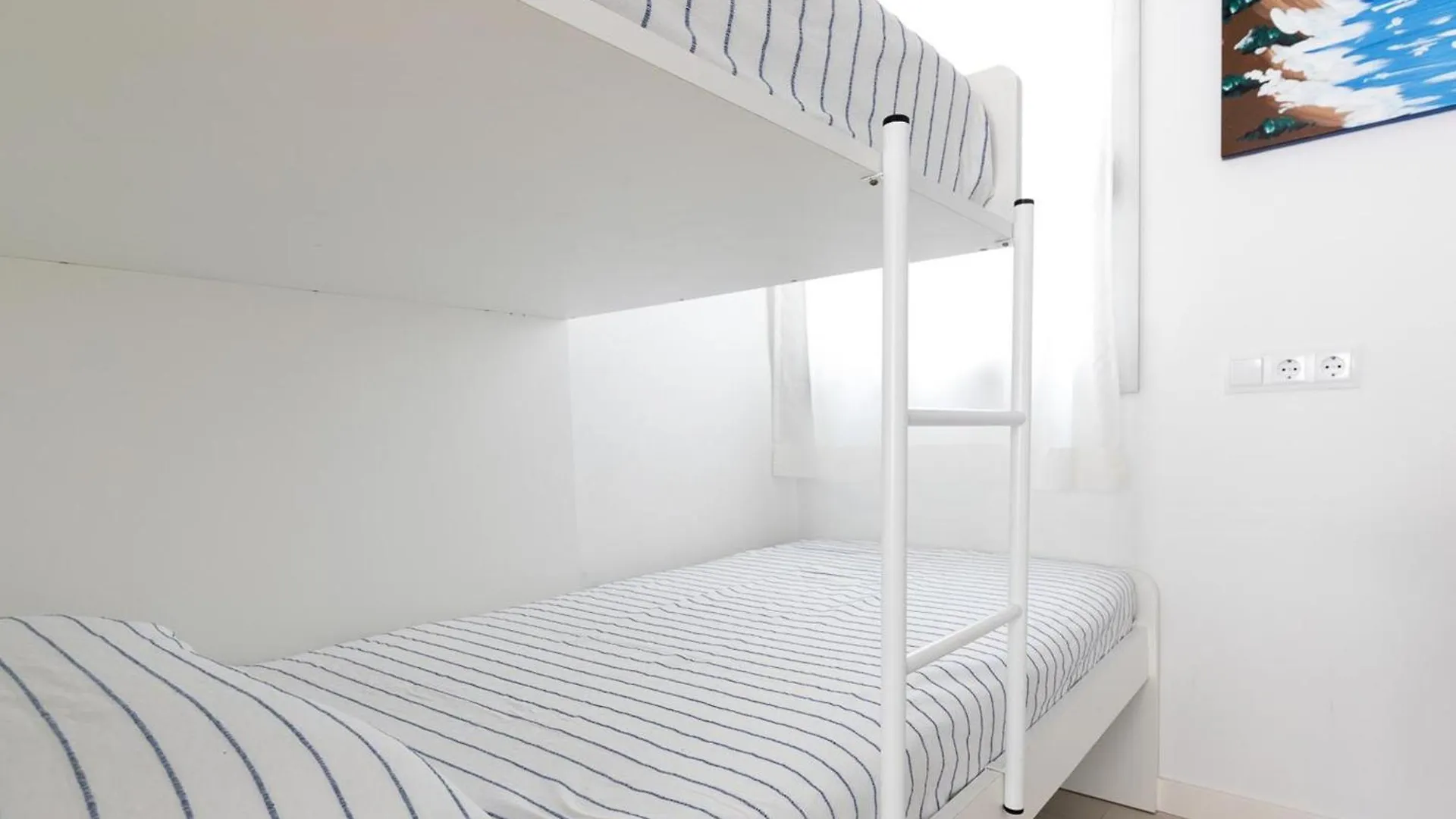 Torroella de Montgrí Ref. Montgo Platja 2: Magnifico Apartamento A Pie De Playa En Cala Montgo ! - Es-325-26 Torroella de Montgrí
